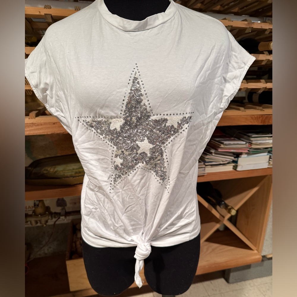 Venti6 Italy White Sequin Star Graphic Tie‎ Front Top Small NWT Art 9070